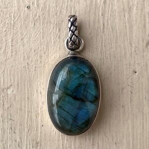 Sterling Silver Labradorite Pendant
